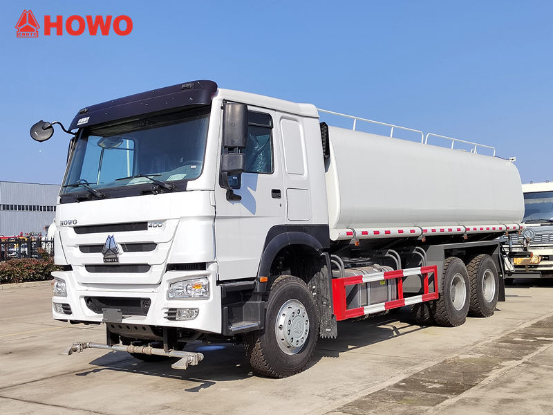 شاحنة رشاشات مياه الشوارع HOWO 6x4 سعة 15 متر مكعب