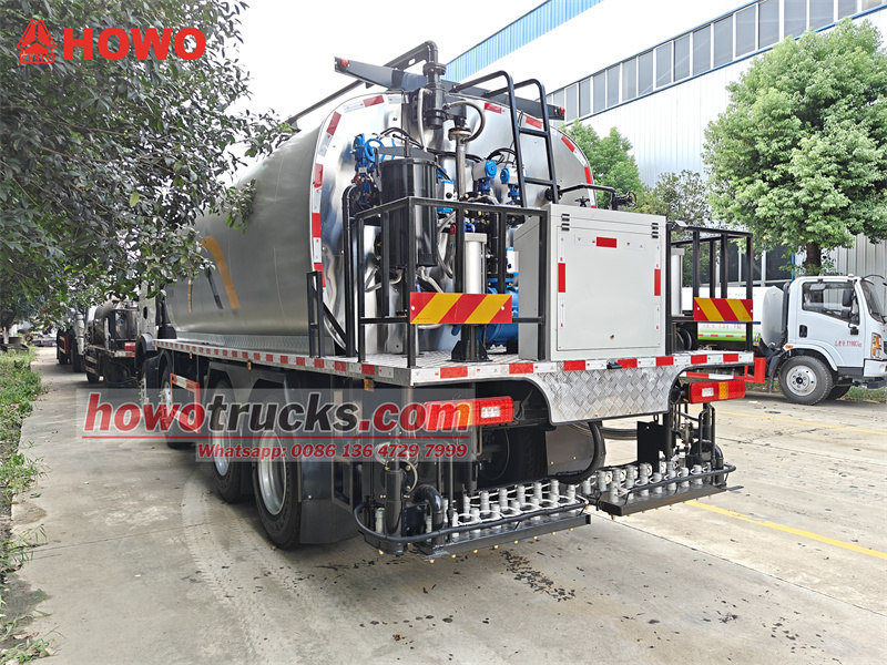 HOWO 8x4 18000L bitumen distributor truck