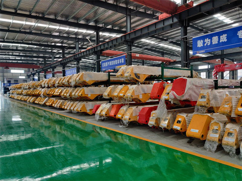 HOWO boom crane truck factory