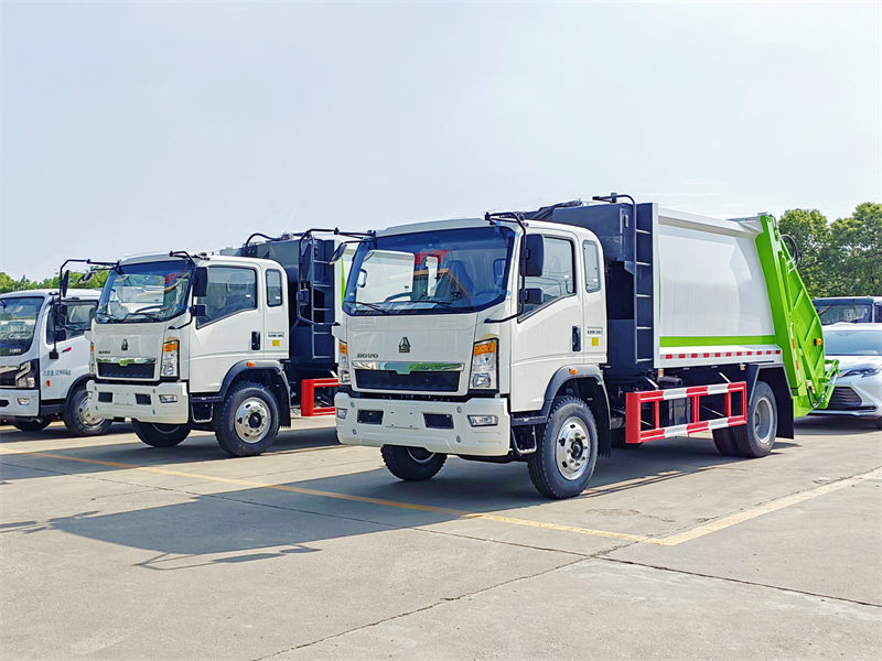 HOWO 6CBM garbage compactor vehicle