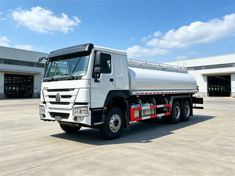 HOWO fuel tank truck