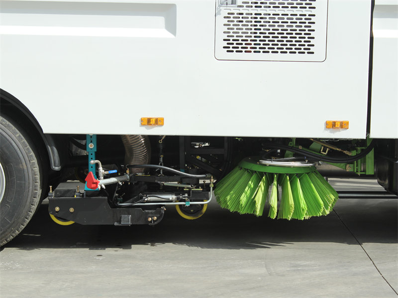 HOWO vacuum tank truck