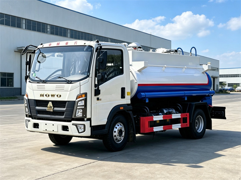 HOWO fuel tank truck