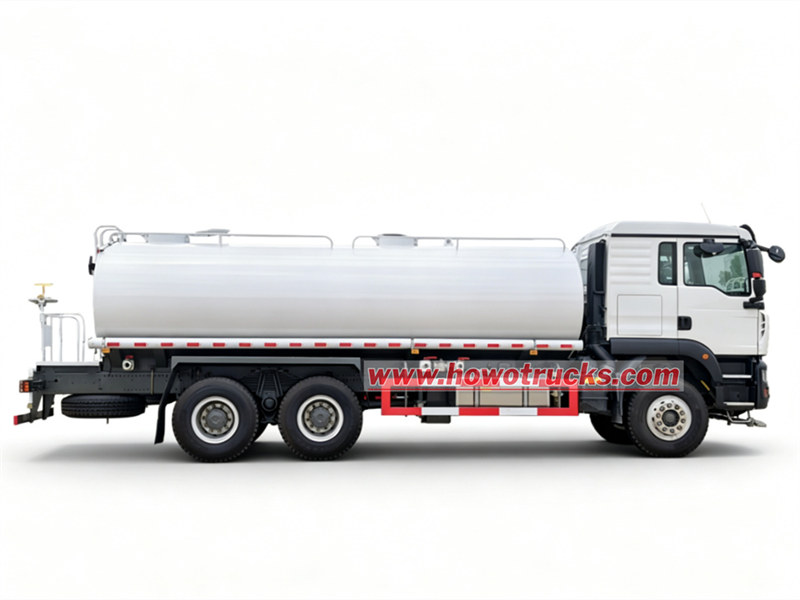 HOWO 6x4 heavy water tank truck