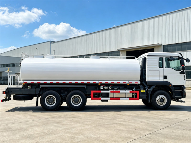HOWO TX 20000L water tank truck