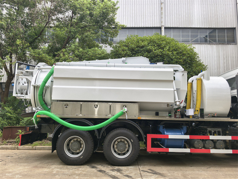 HOWO 371HP 6X4 Vacuum Jetting Sewer Cleaning Suction Truck