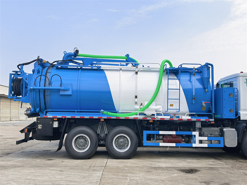 HOWO 16000L sewage tank truck